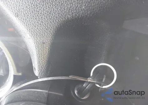 2014 Ford Mustang V6 z USA, uszkodzony, nr VIN 1ZVBP8AM6E5282057